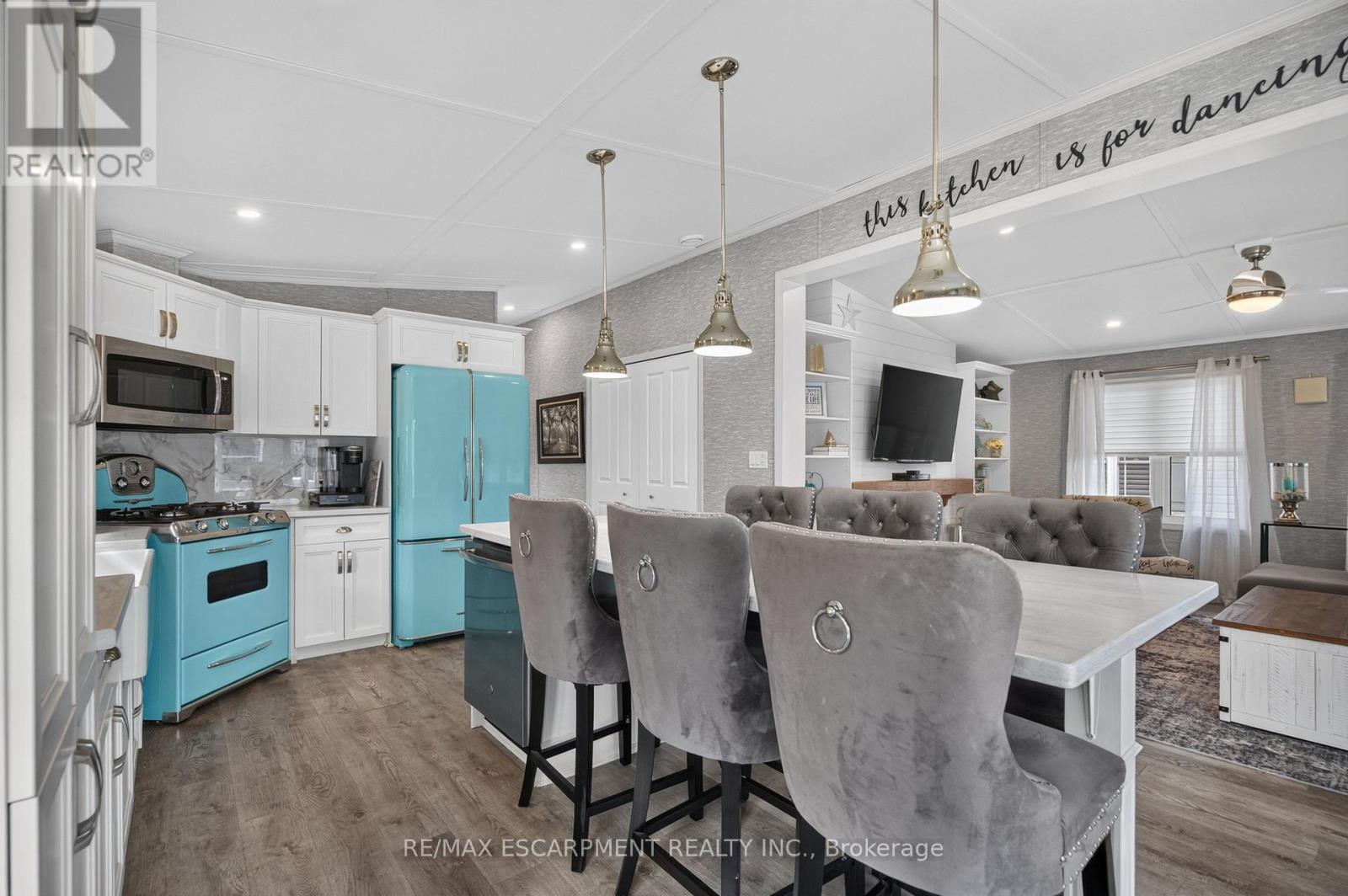 5 OAK STREET - 4449 MILBUROUGH LINE - 6