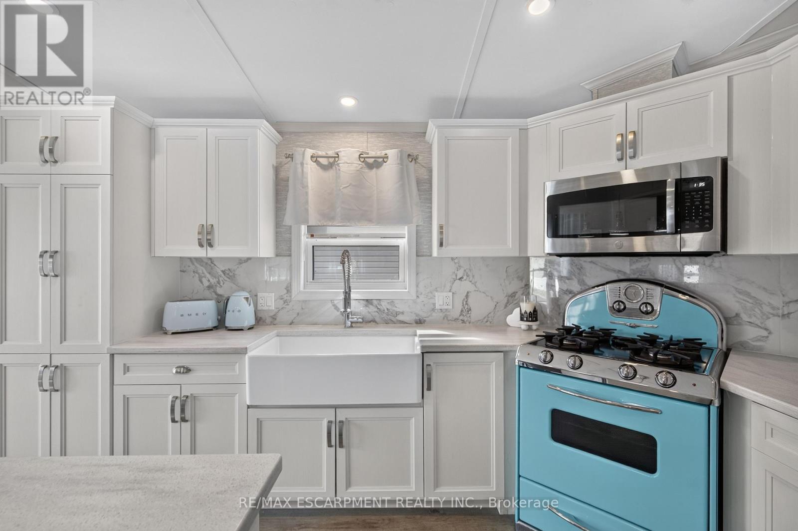 5 OAK STREET - 4449 MILBUROUGH LINE - 9