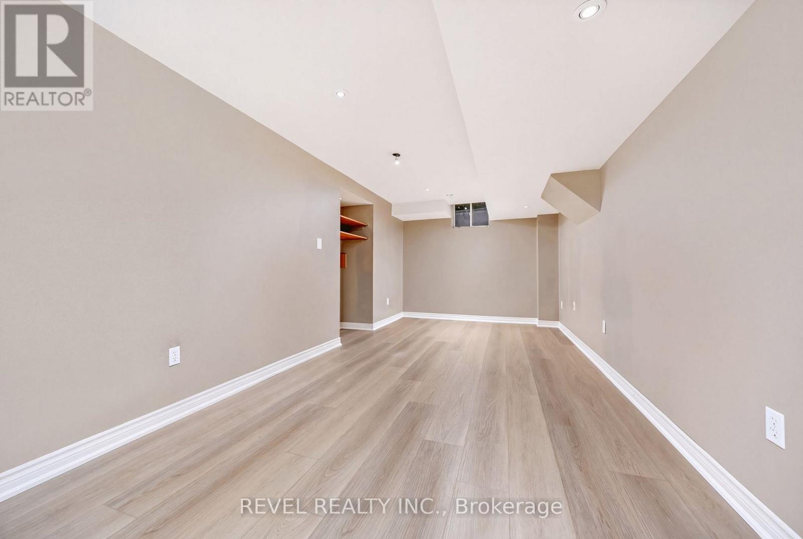 1518 Croft Avenue North — photo 25