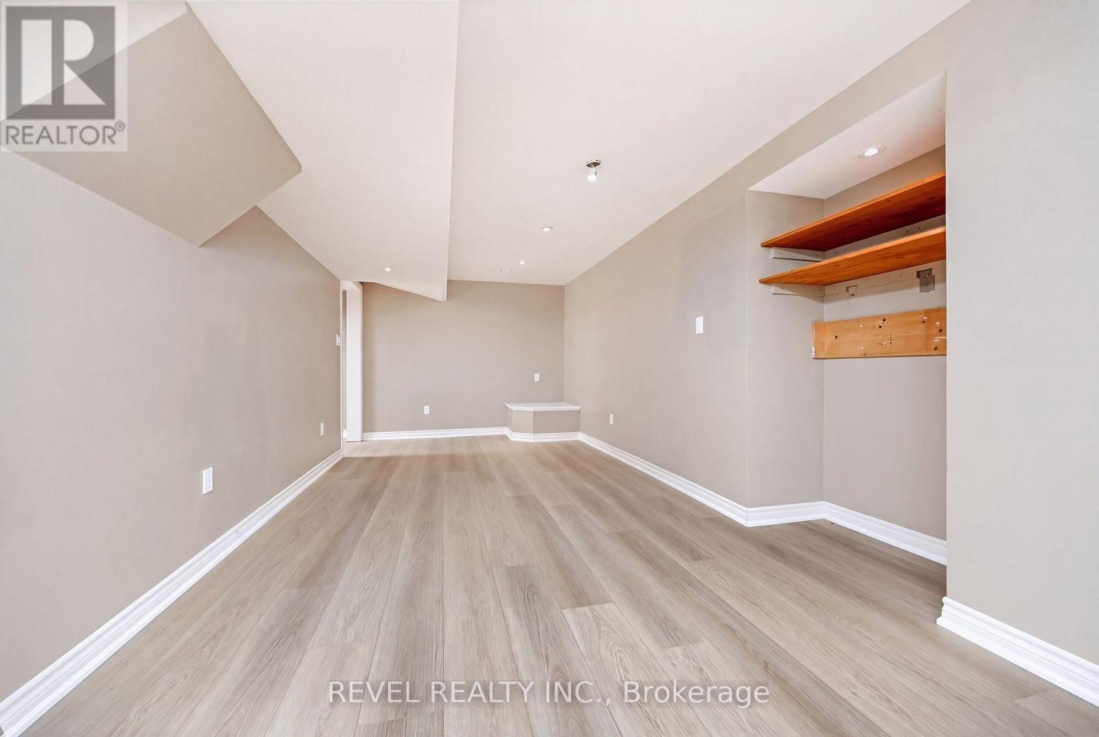 1518 CROFT AVENUE N - 26