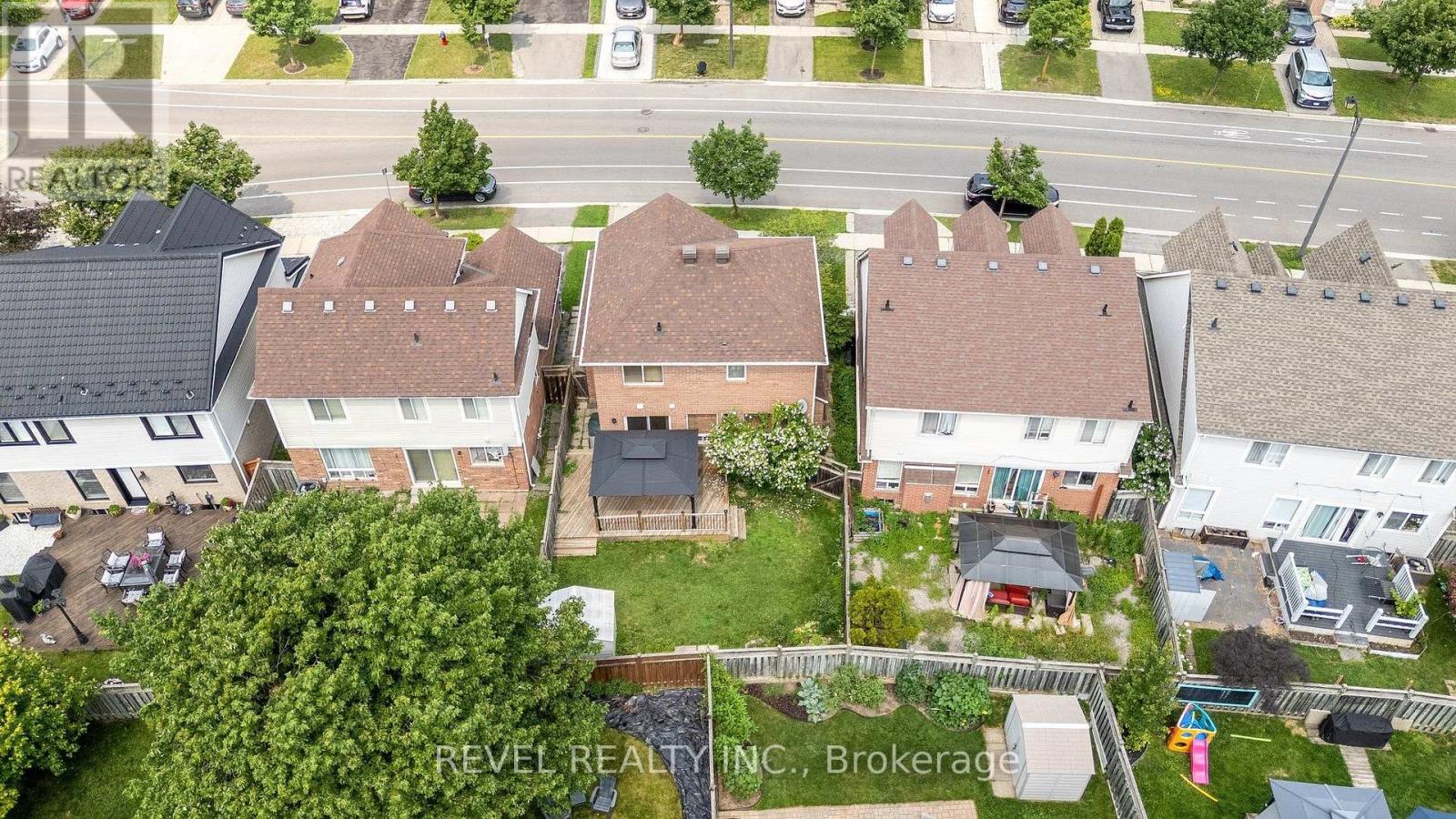 1518 Croft Avenue North — photo 34