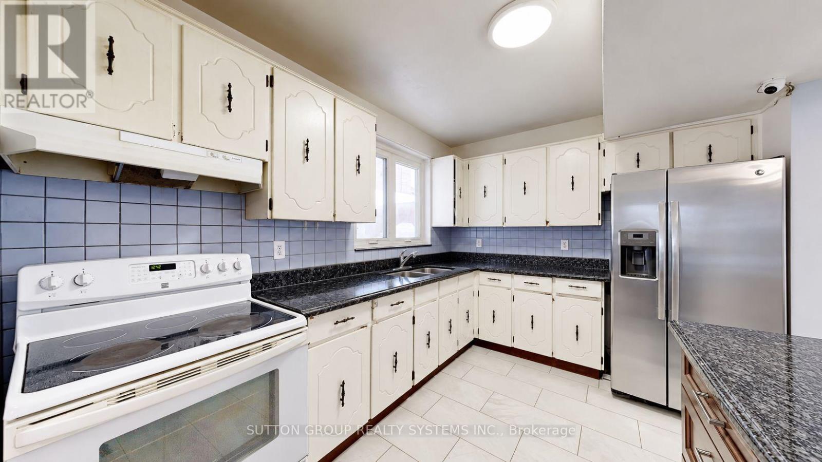 30 CORONADO COURT - 8