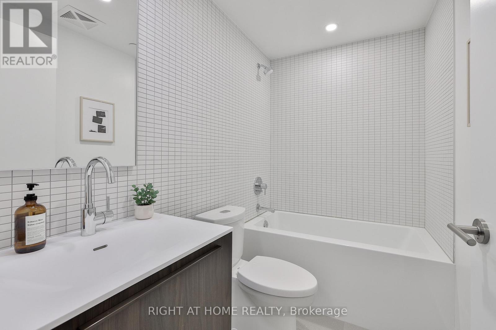 524- 2720 Dundas Street West, Toronto, ON photo 19