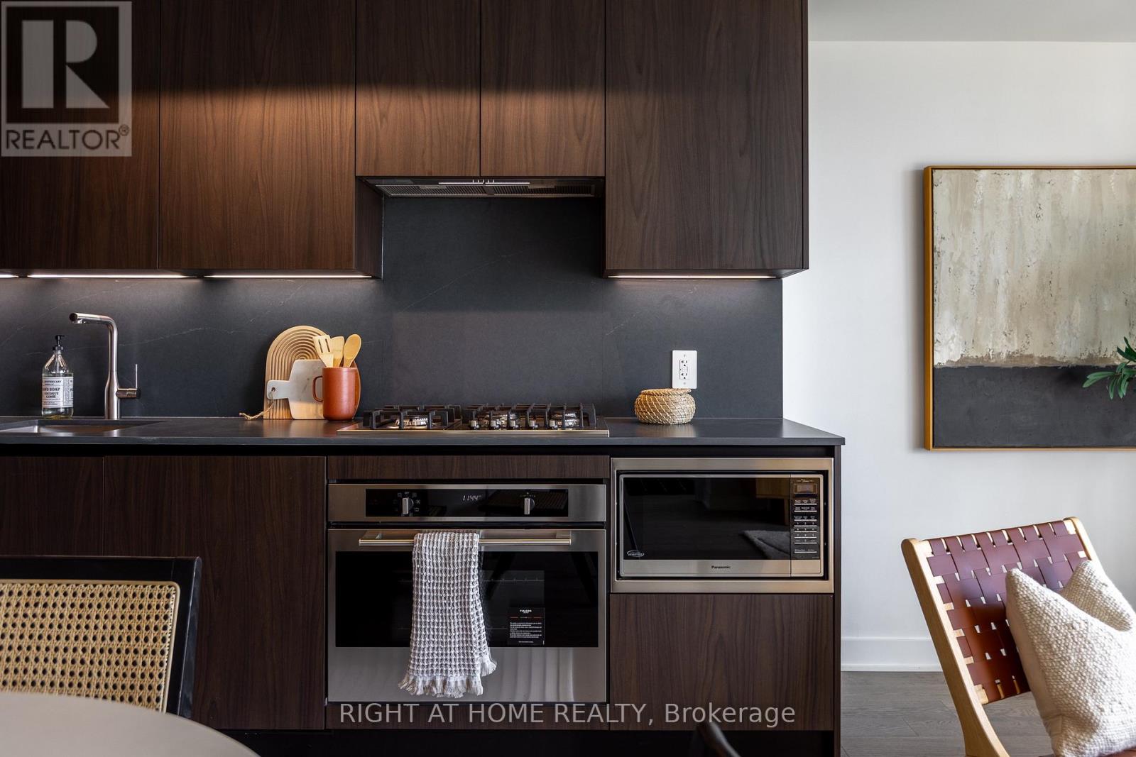 524- 2720 Dundas Street West, Toronto, ON photo 8