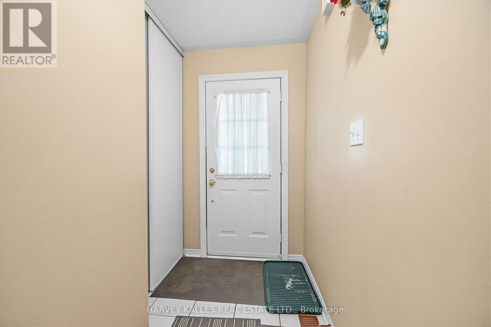 39 Ridgefield Court, Brampton, ON photo 4