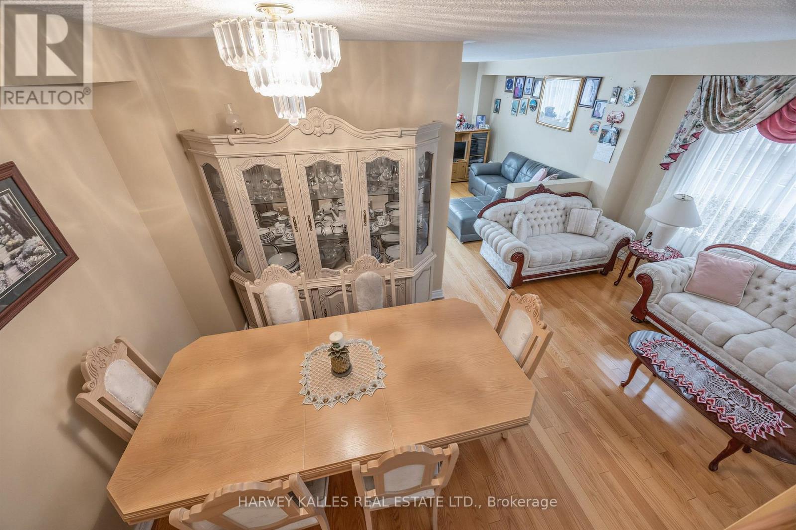 39 Ridgefield Court, Brampton, ON photo 9