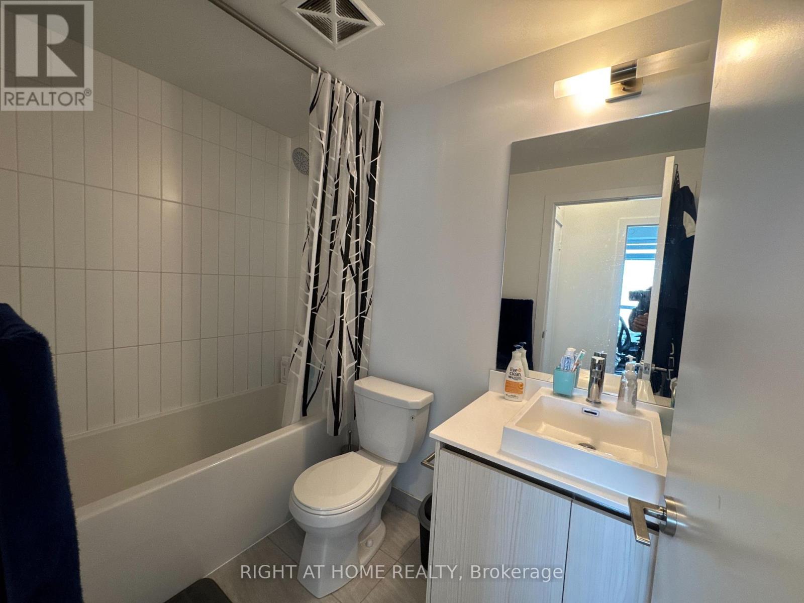 251 Manitoba Street — photo 12