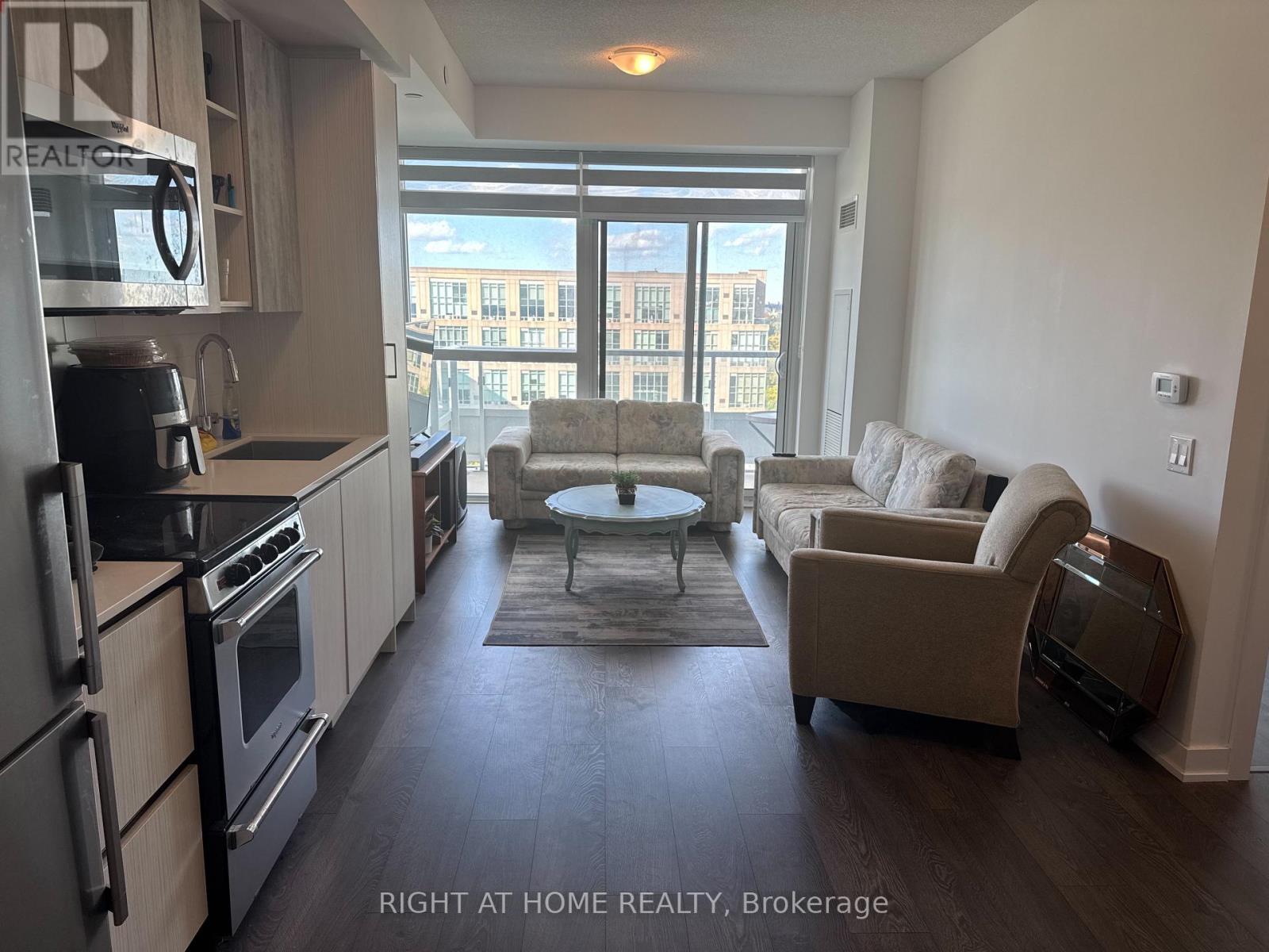 251 Manitoba Street — photo 2