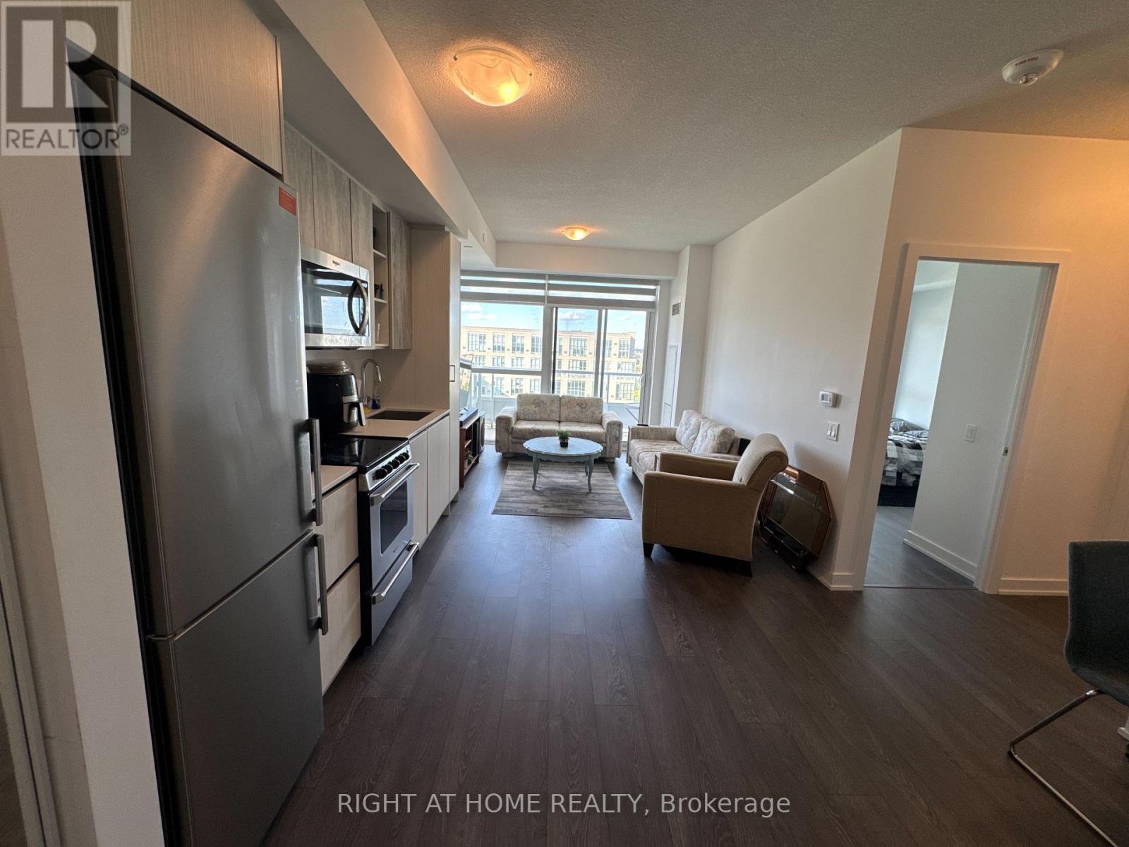 251 Manitoba Street — photo 3