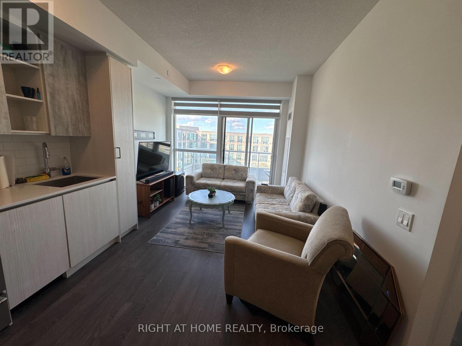 251 Manitoba Street — photo 7