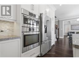 2177 Vineland Crescent, Oakville, ON L6H0J6 Photo 13