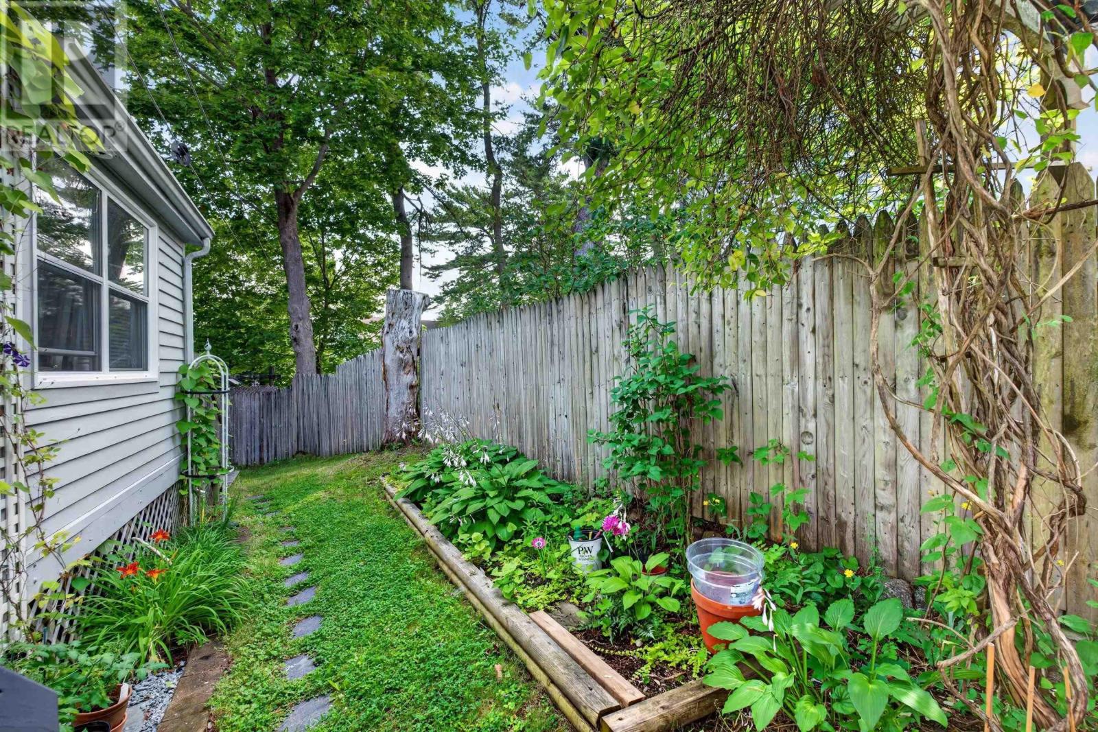Property 30 of 36 of 10 Braeburn Road