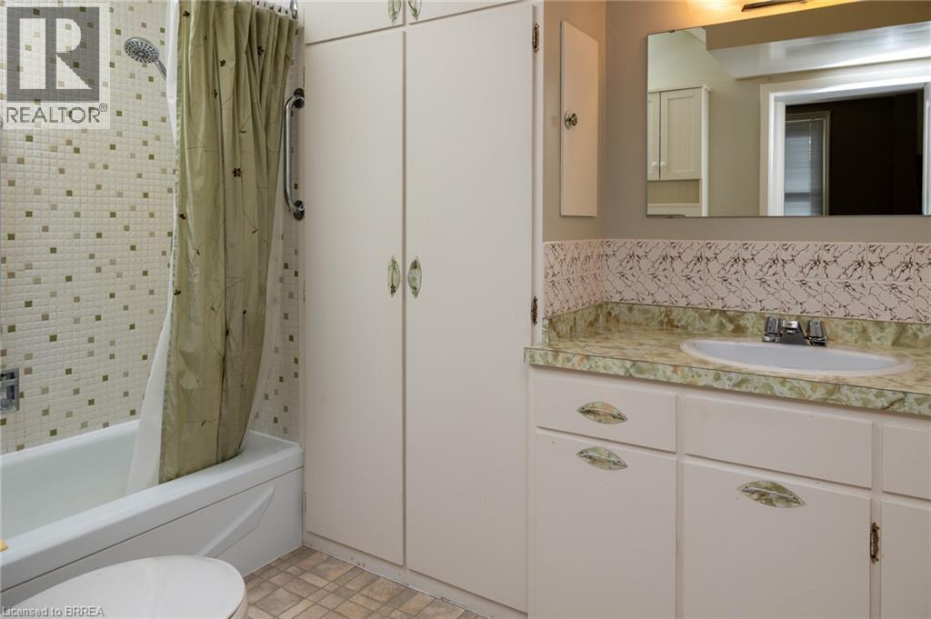 60 Simcoe Street — photo 23