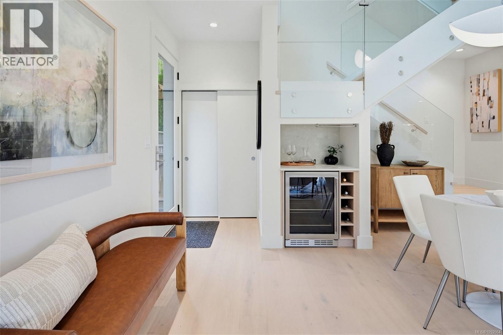 1 920 Island Road, Oak Bay