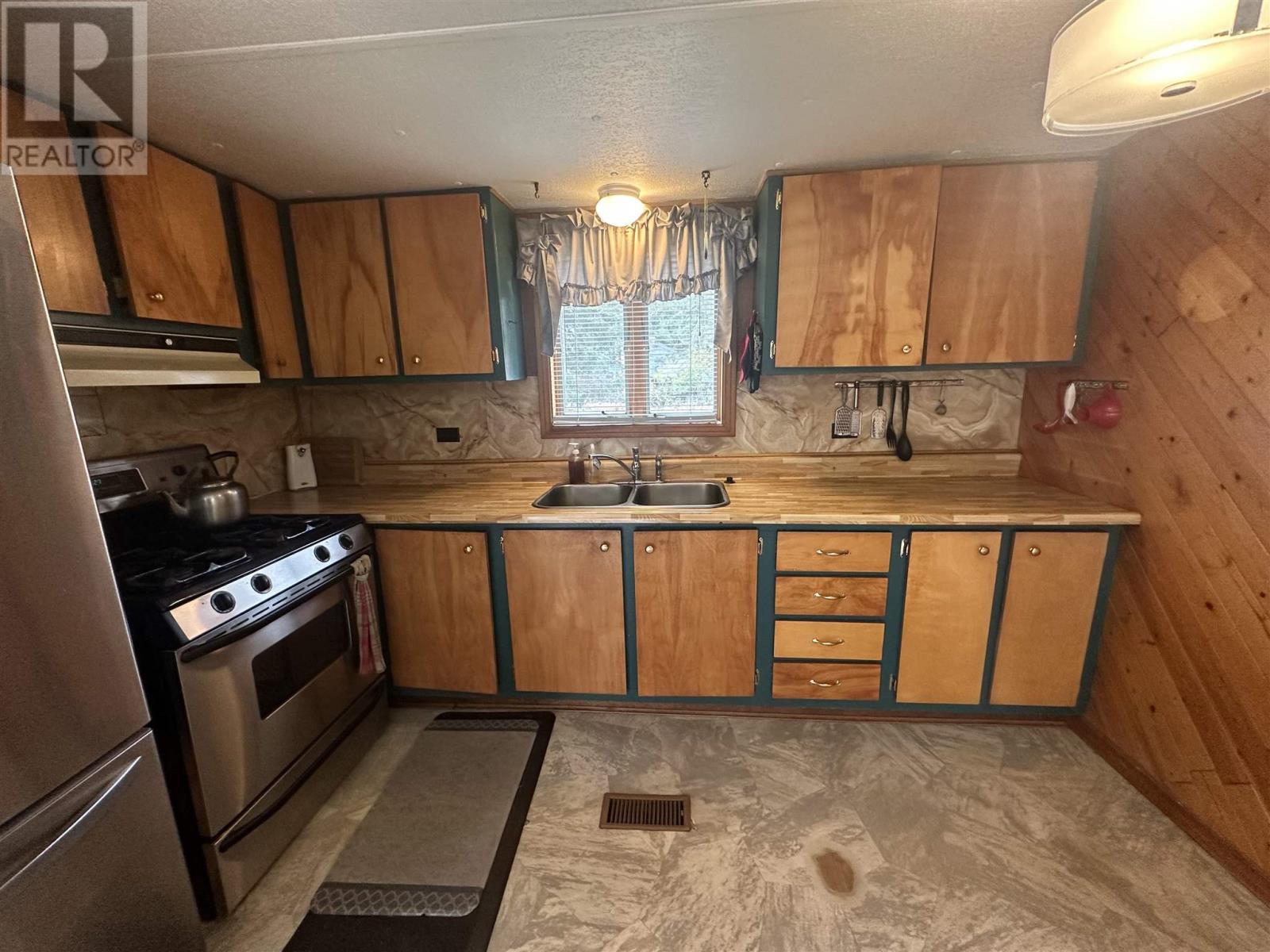 16 Ski Hill RD - 16