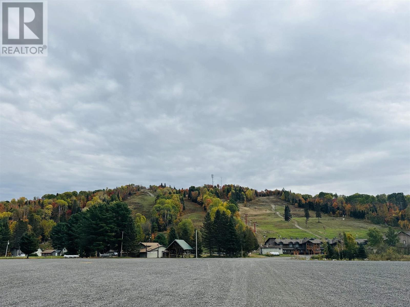 16 Ski Hill RD - 32