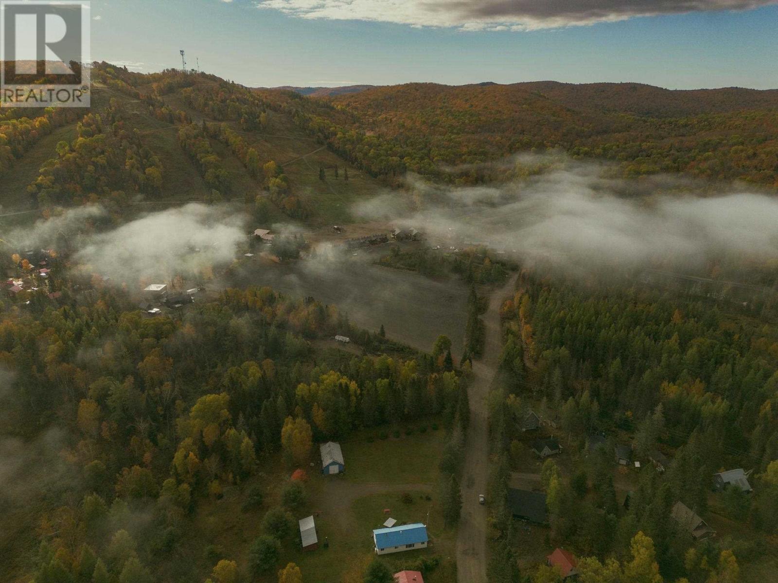 16 Ski Hill RD - 36