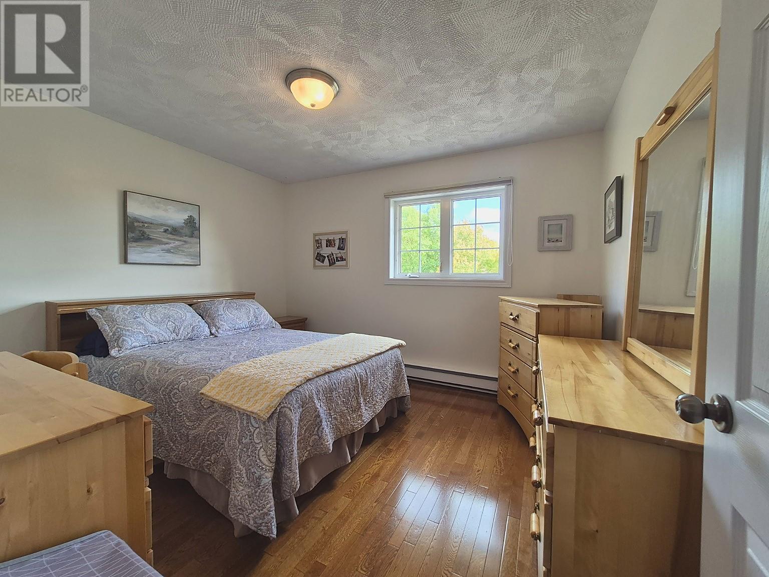3 Conway Street - 25