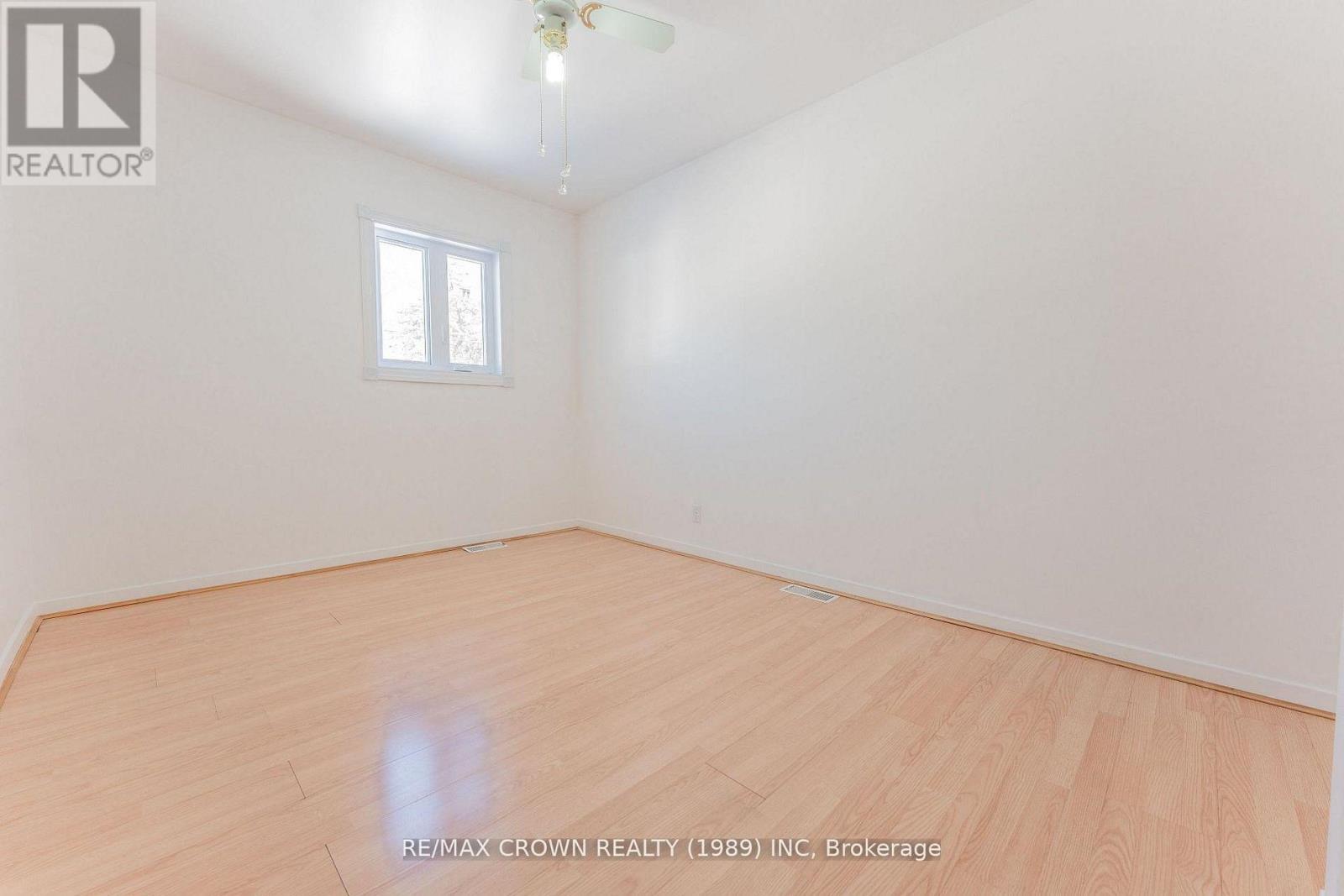 30 Pine Crescent — photo 11