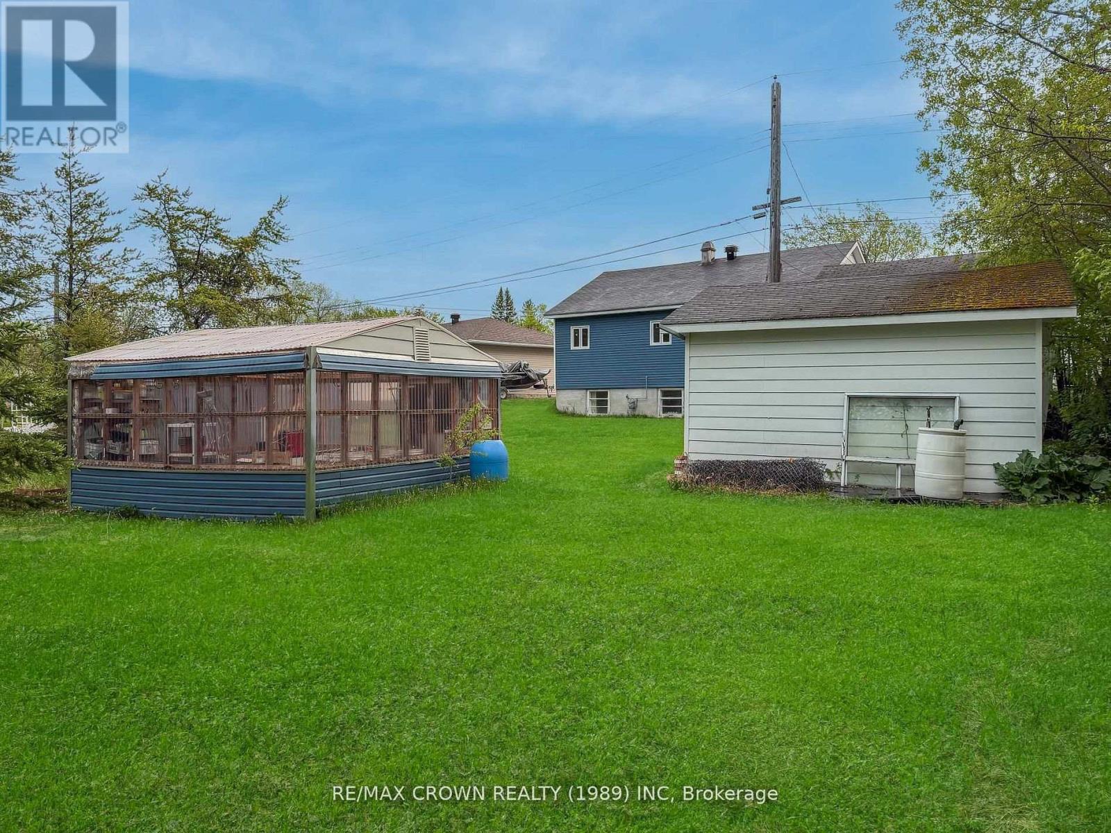 30 Pine Crescent — photo 49