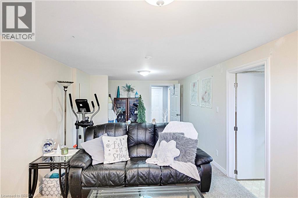 36 Valerie Court — photo 23