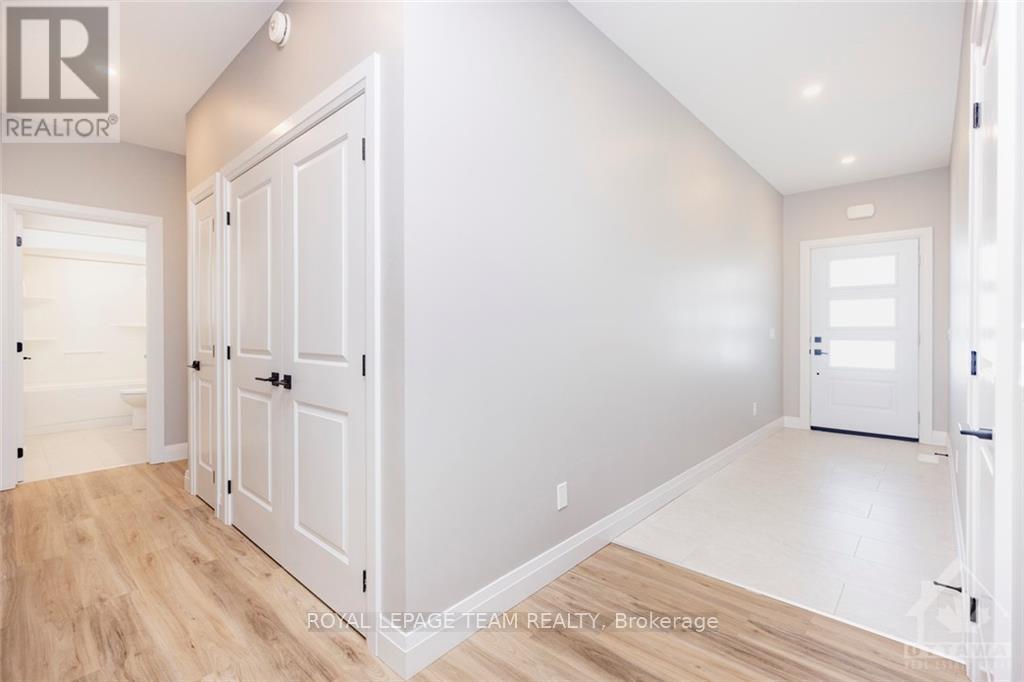 13 Morrison Drive — photo 4