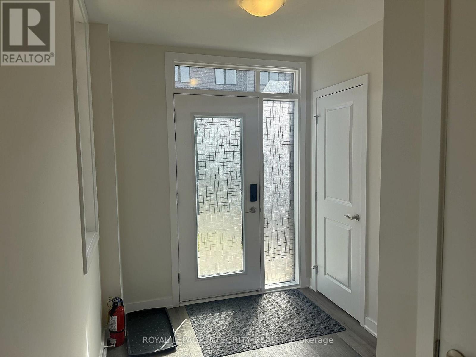 409 Jewelwing Pvt — photo 4