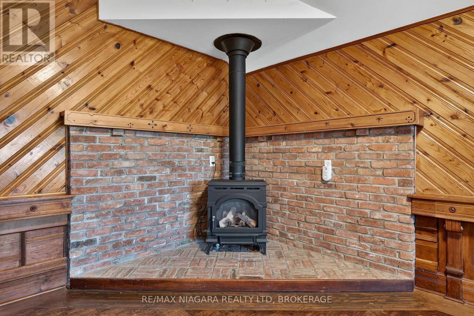 5657 PRINCE EDWARD AVENUE - 20