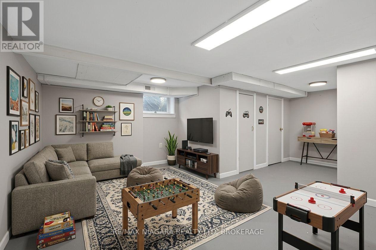 5657 Prince Edward Avenue — photo 27
