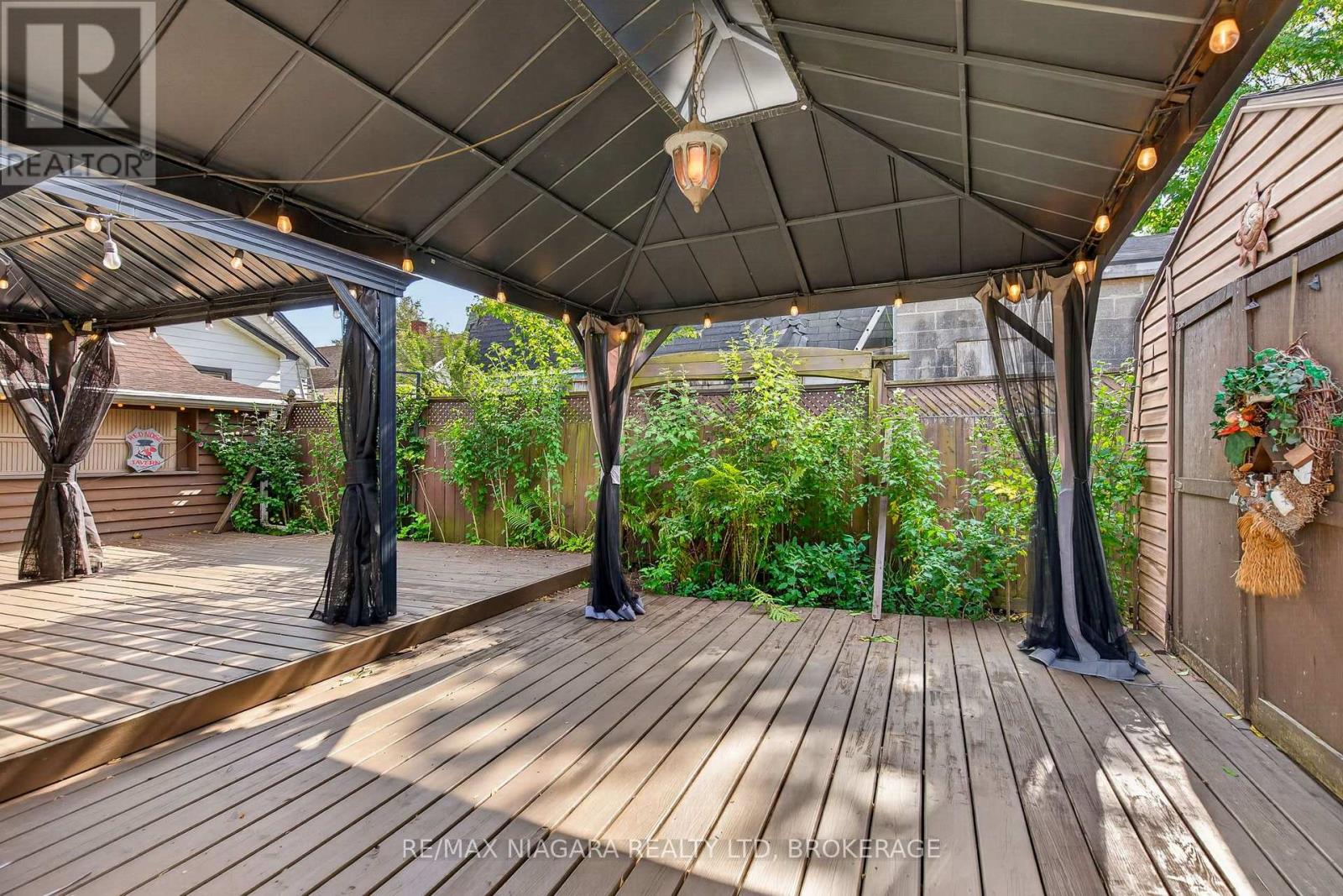 5657 Prince Edward Avenue — photo 35