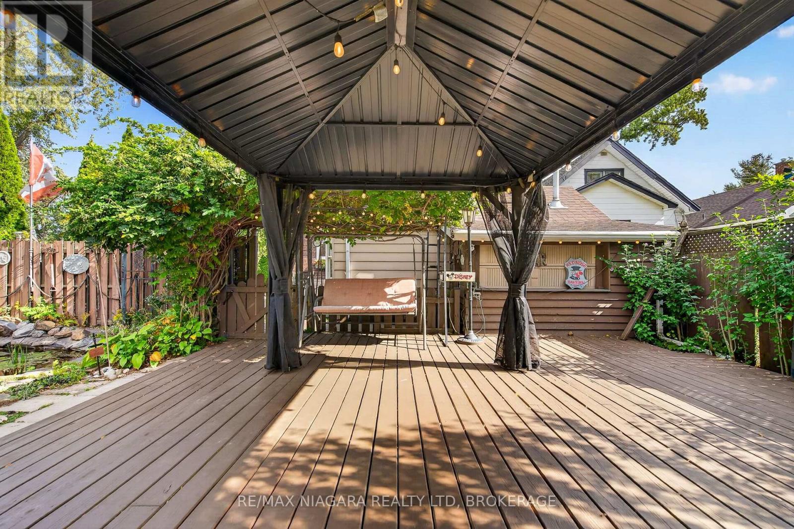 5657 Prince Edward Avenue — photo 36