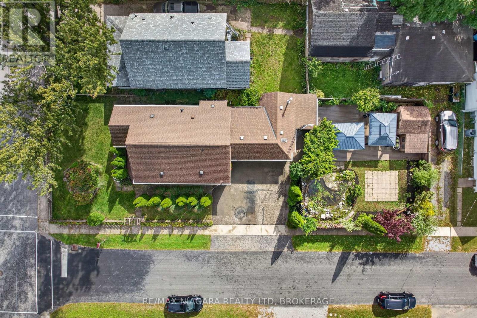 5657 PRINCE EDWARD AVENUE - 47