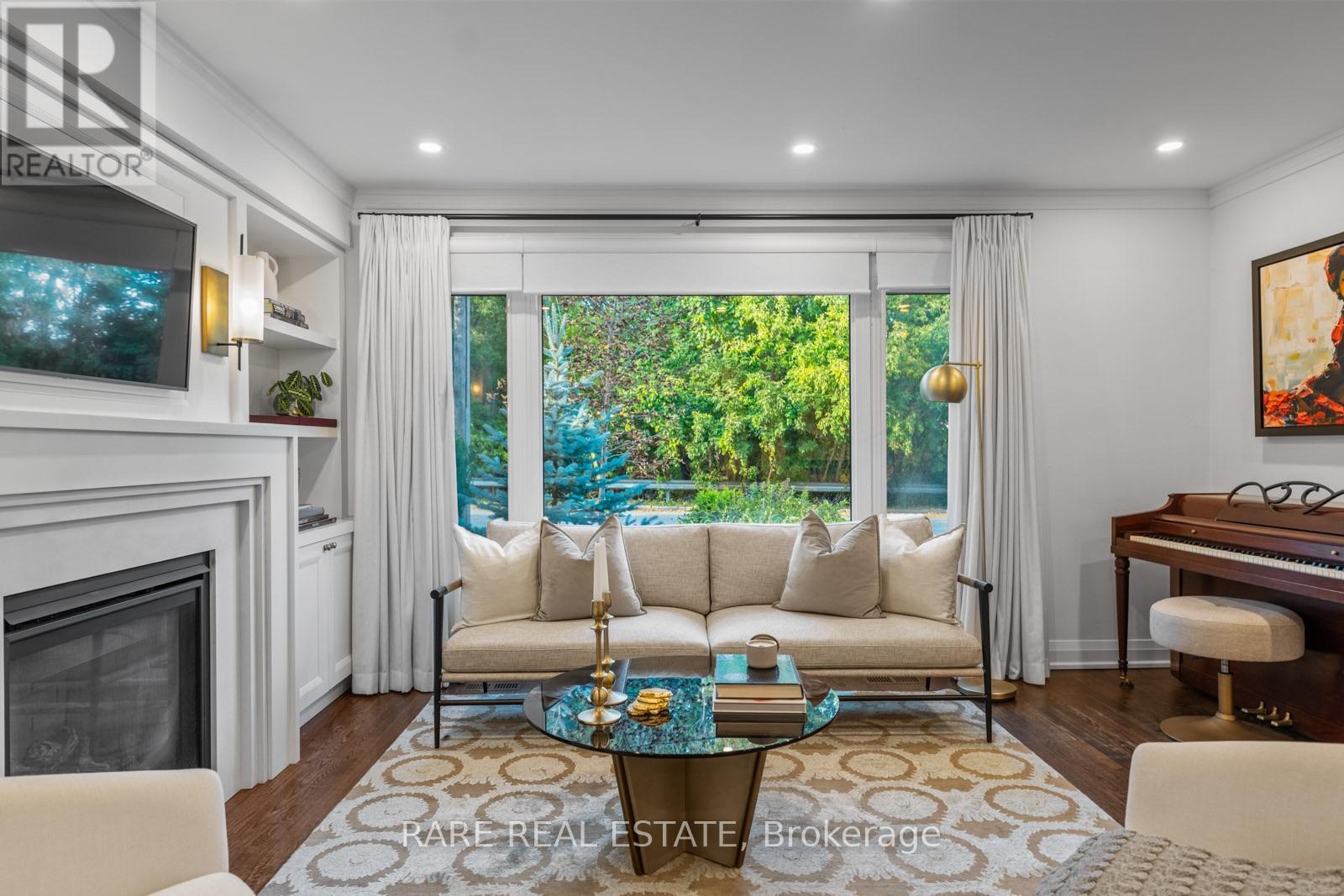 23 Dellbank Road, Toronto, ON photo 8