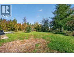 Living room - 136 Acadie Street, Bouctouche, NB E4S2T4 Photo 6
