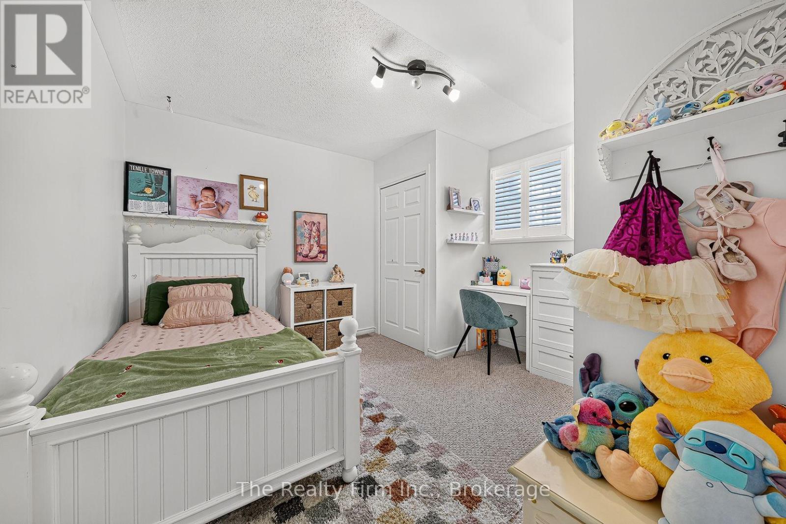 2 Greenwood Road — photo 20
