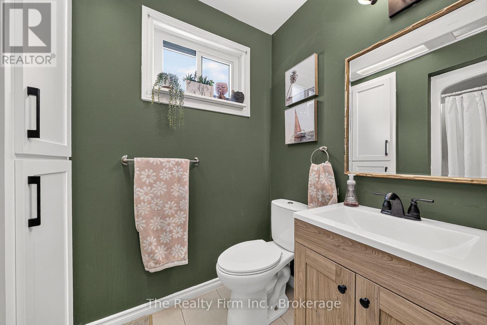 2 Greenwood Road — photo 25
