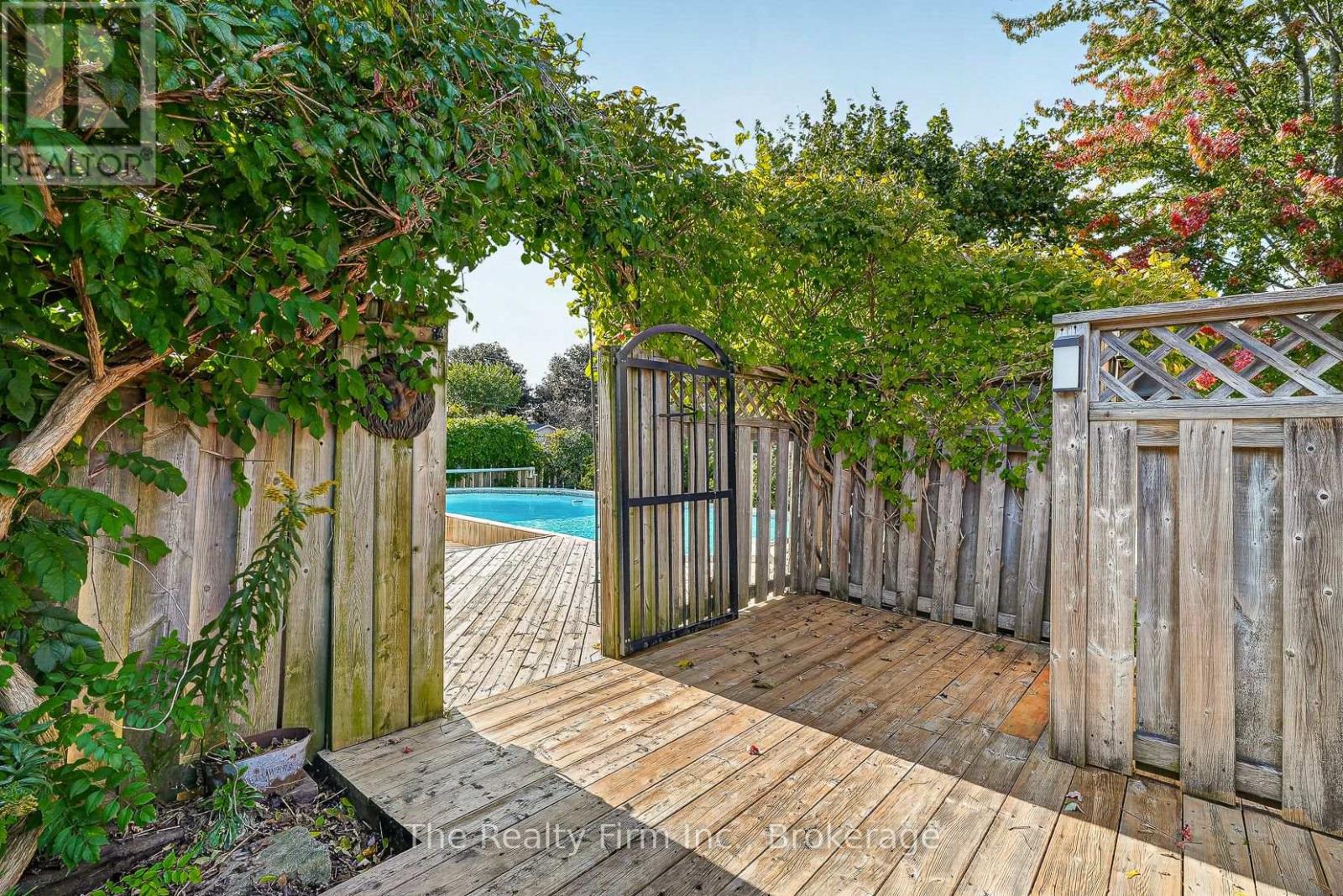 2 Greenwood Road — photo 32