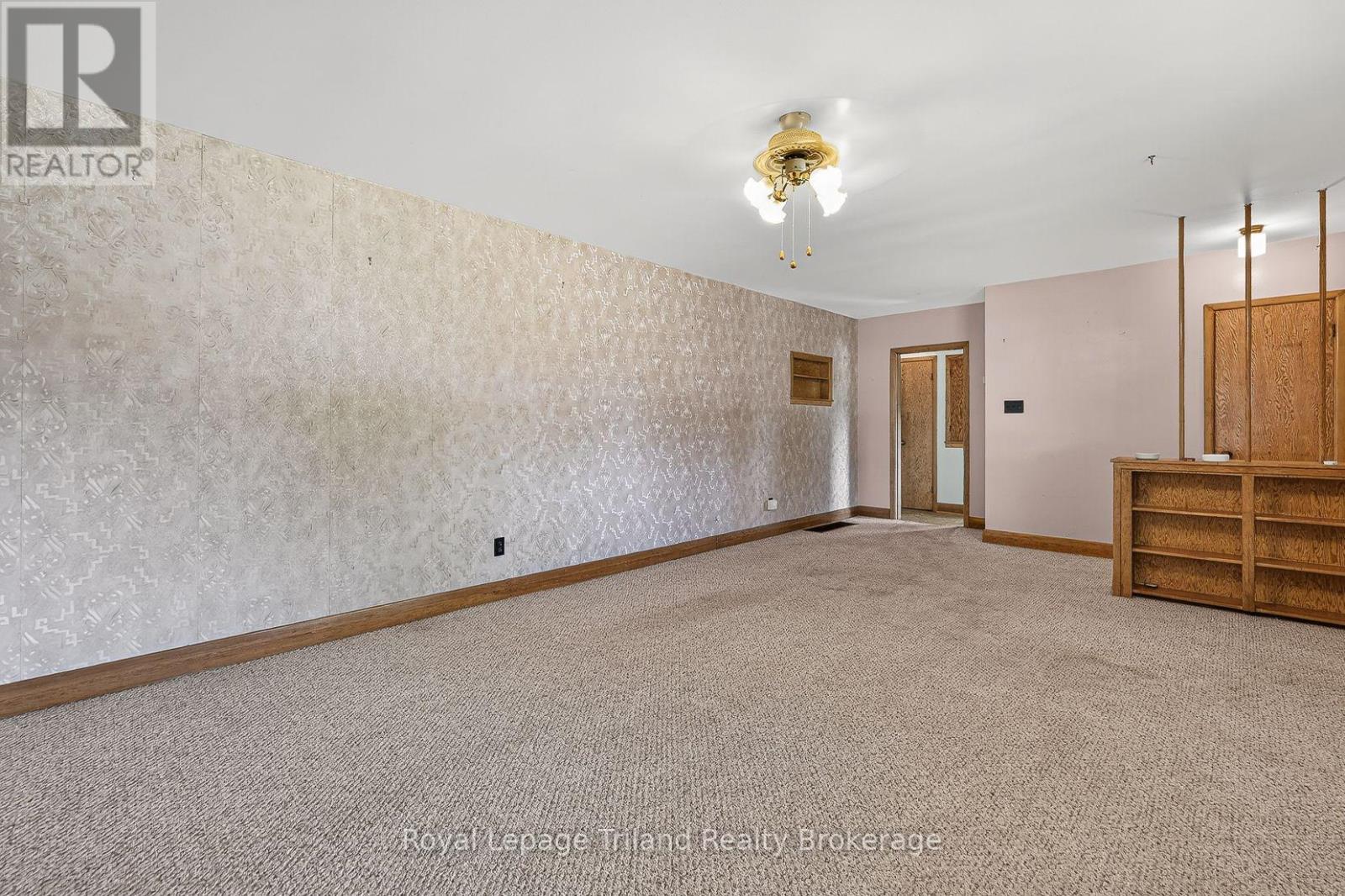 30 YOUNG STREET - 19