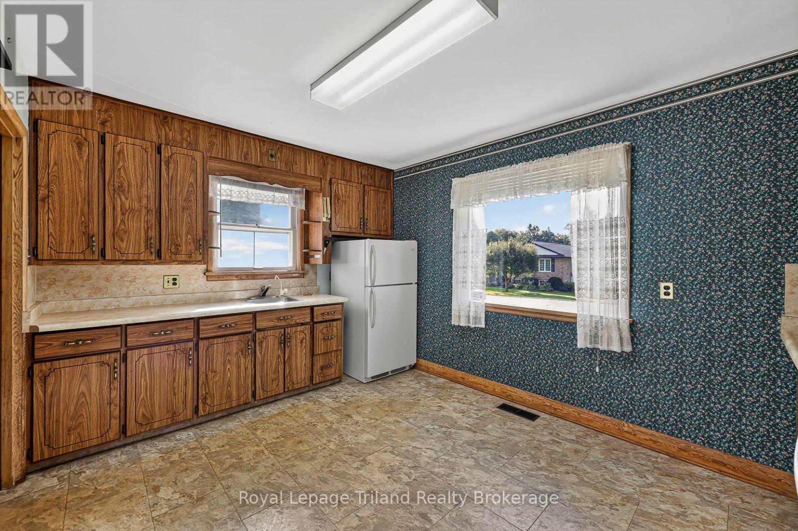 30 YOUNG STREET - 23