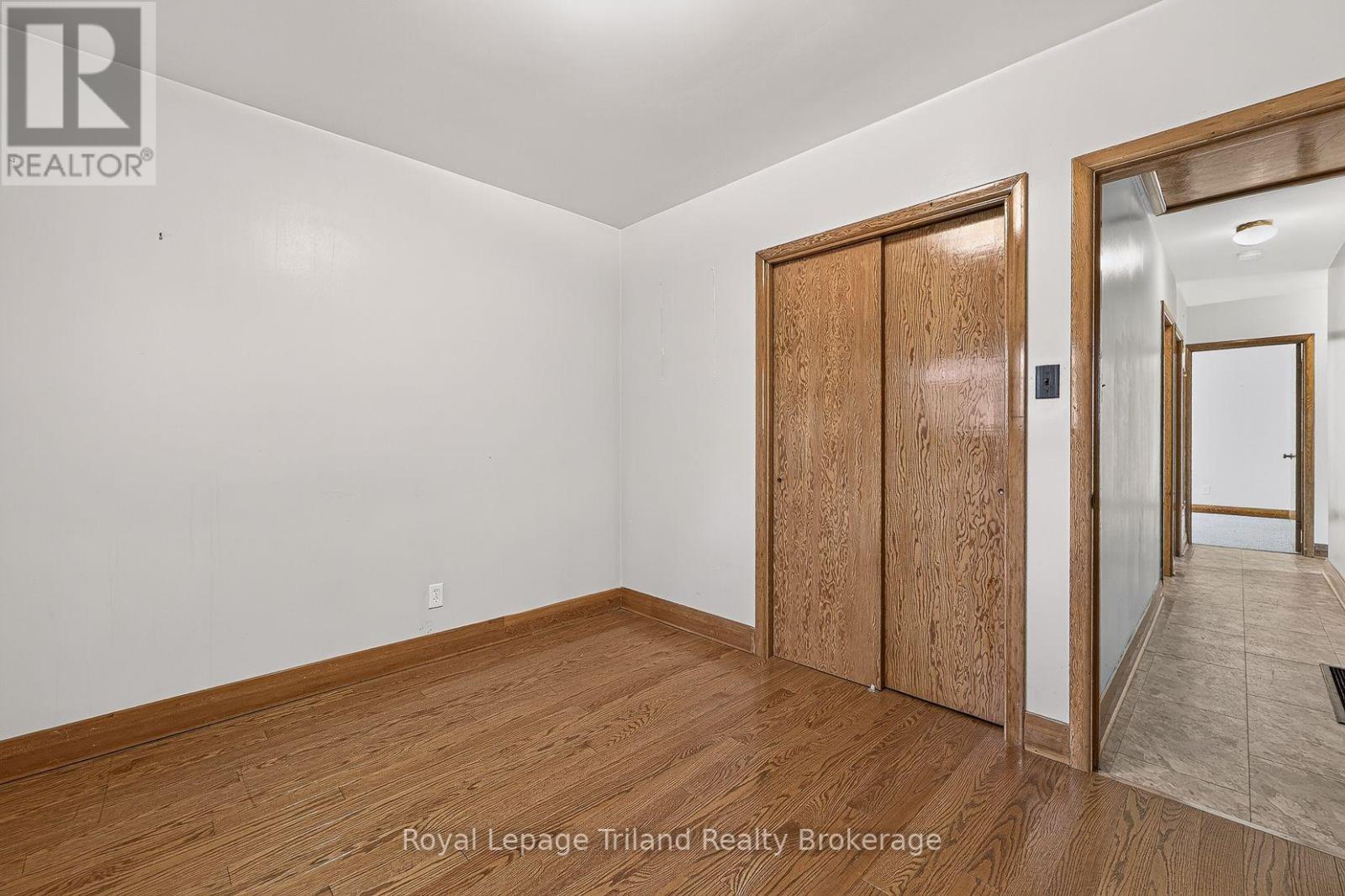 30 YOUNG STREET - 31