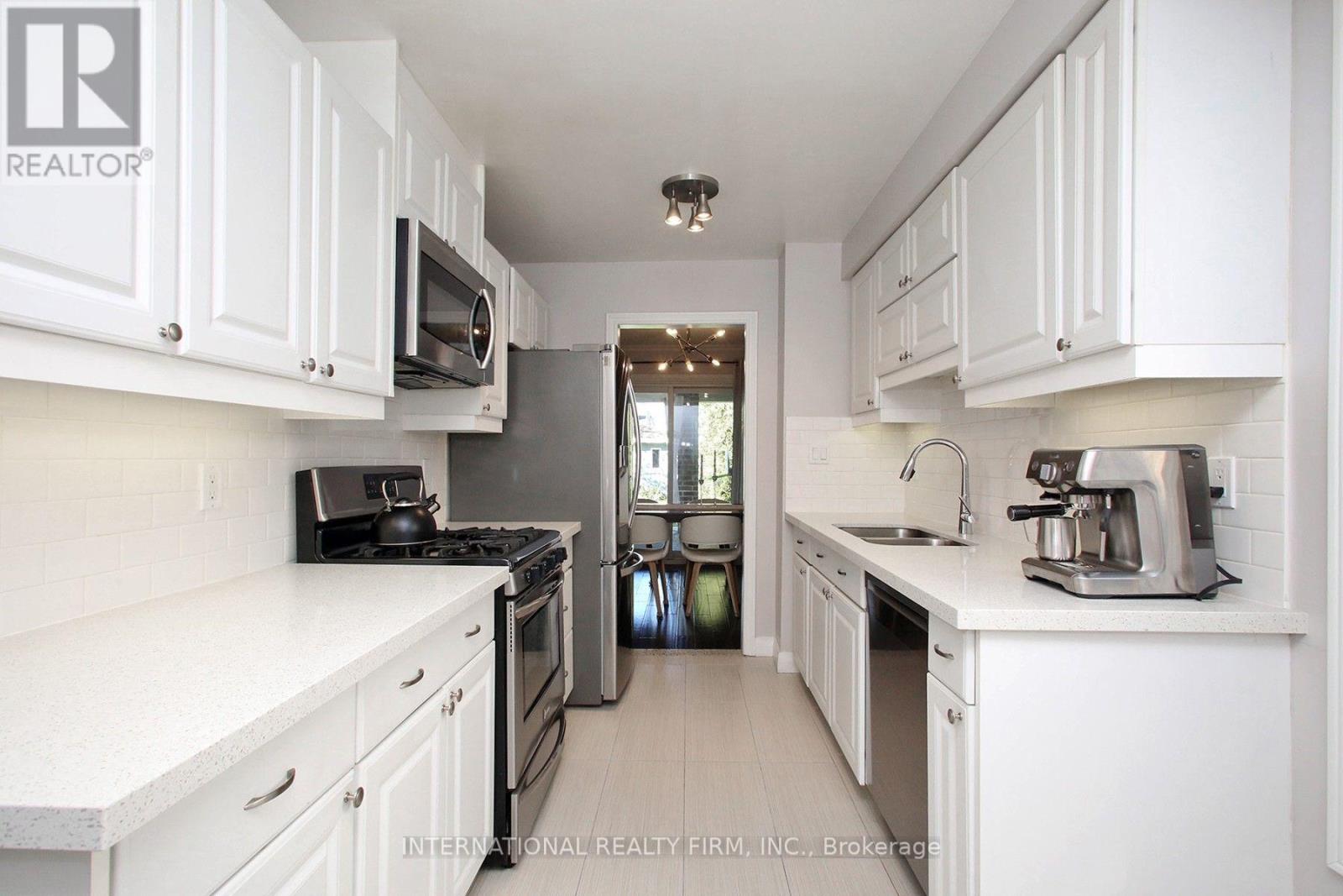 1876 Bicroft Court, Pickering, ON photo 6