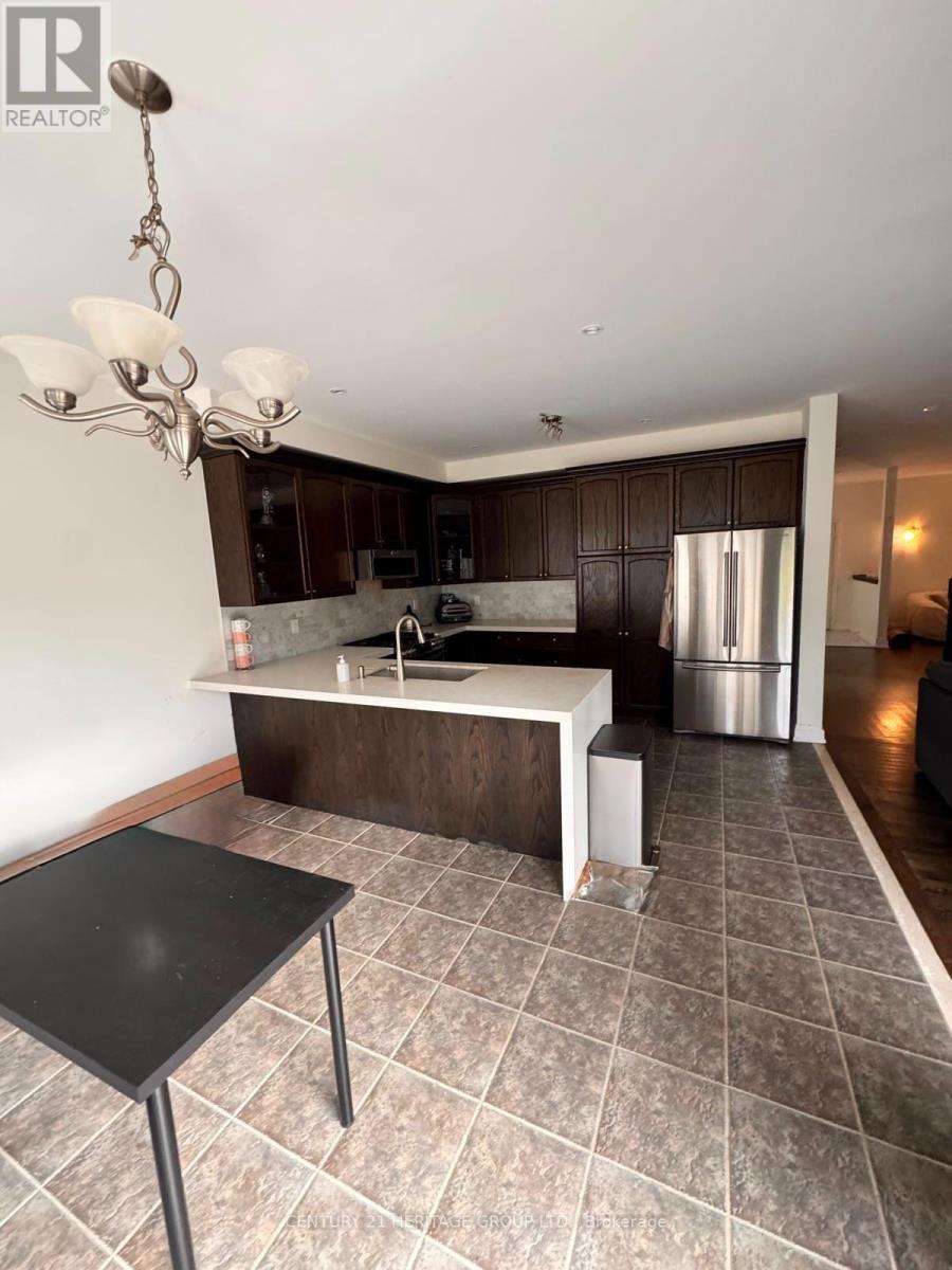 82 Raintree Crescent, Richmond Hill, ON photo 8