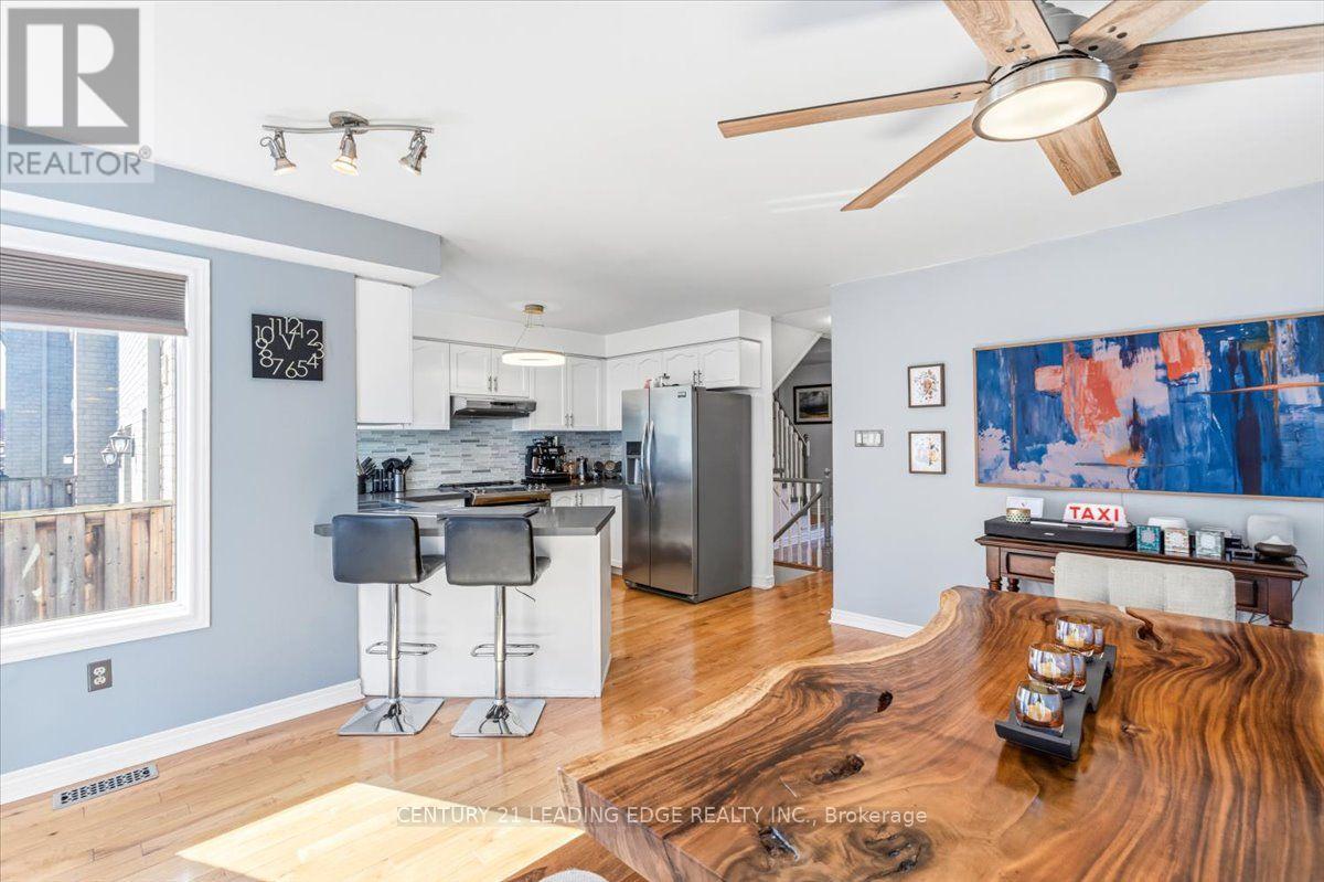347 Woodfern Way, Newmarket, ON photo 10