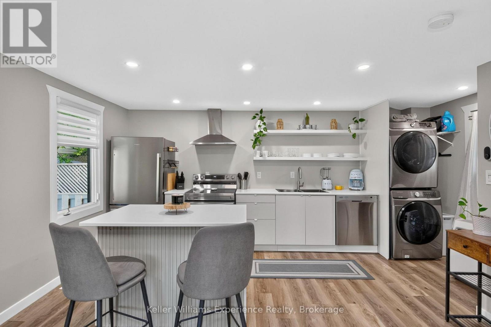 229 Donalda Street — photo 13