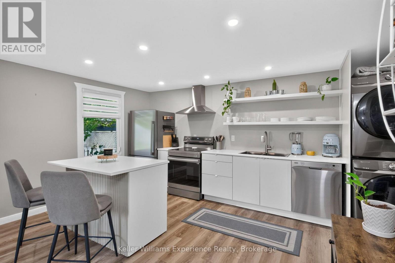 229 Donalda Street — photo 14