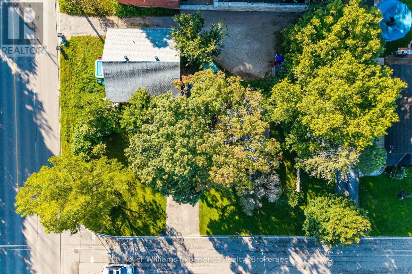 229 Donalda Street — photo 32