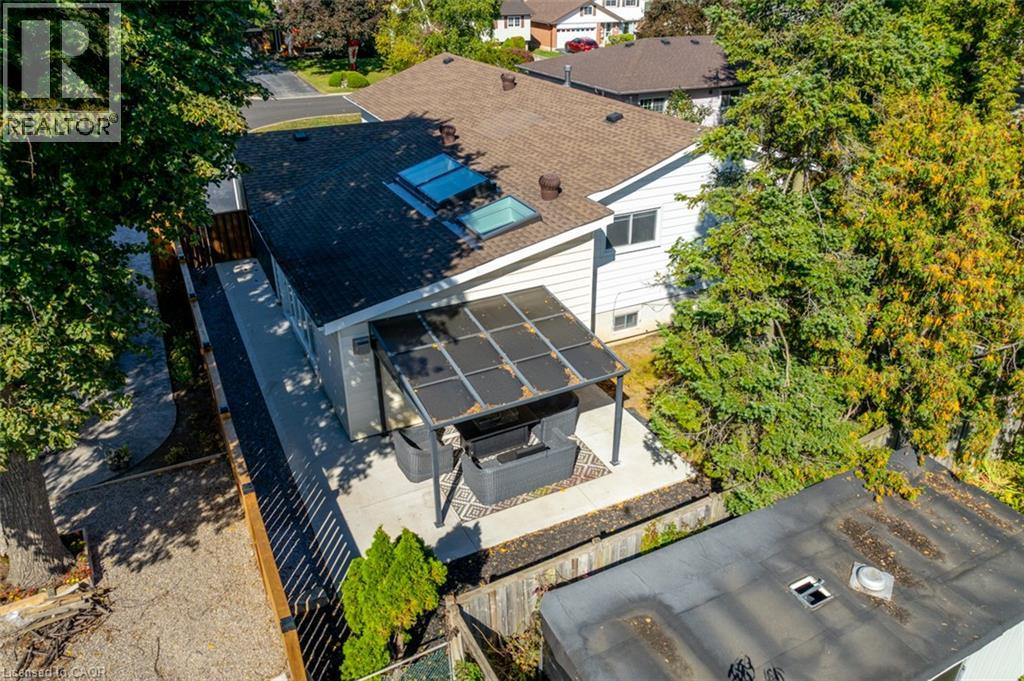 582 Strathcona Court — photo 32
