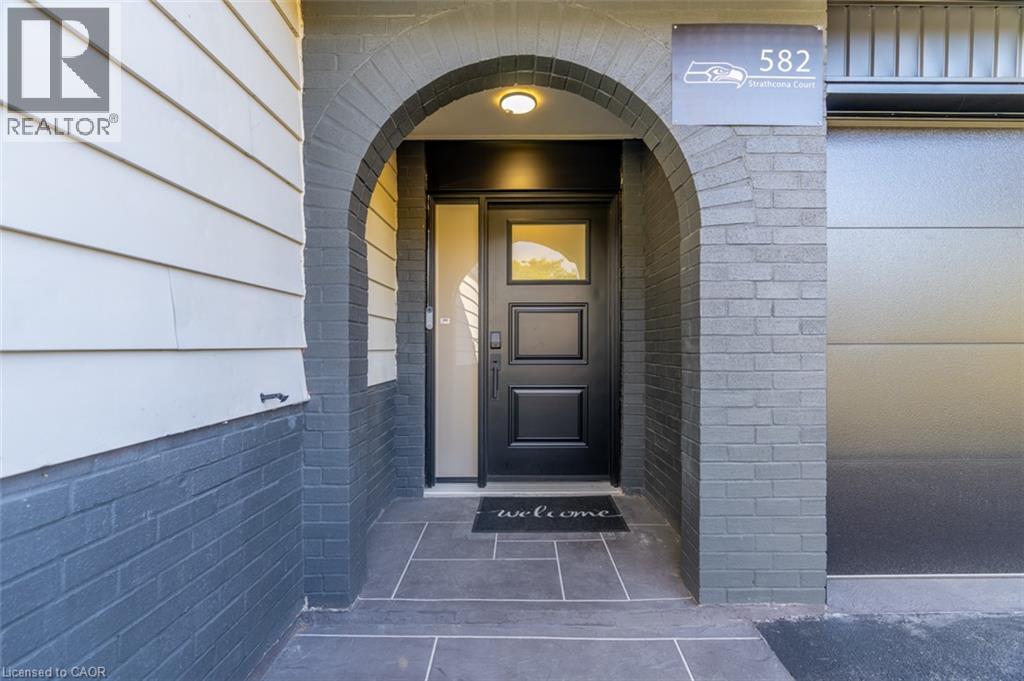 582 STRATHCONA Court, Milton — photo 4