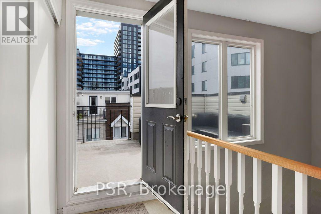 20 Laidlaw Street — photo 22