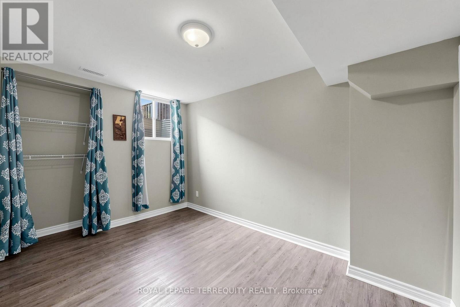 90 Brisdale Drive — photo 15